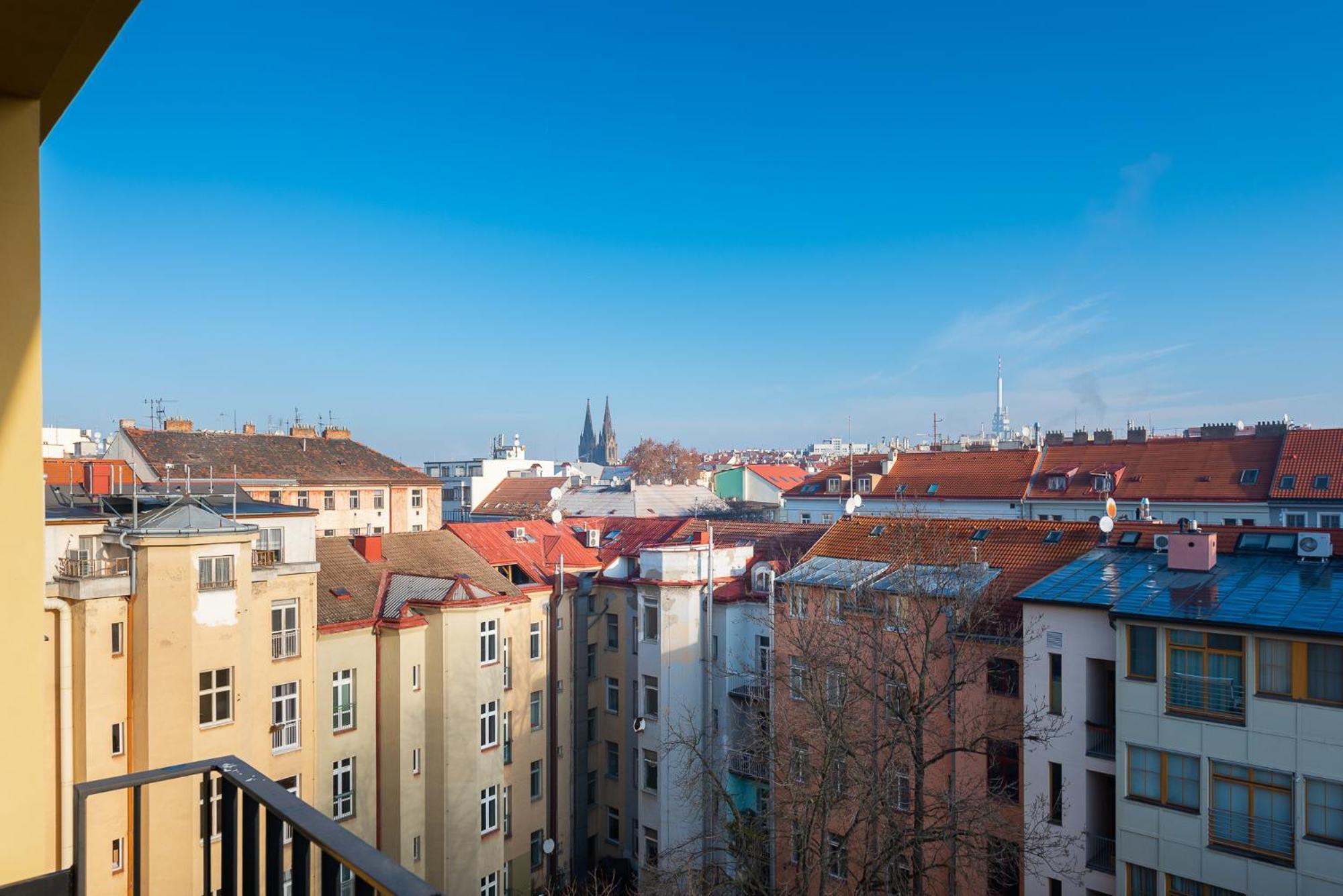 Sunny Safron Praga